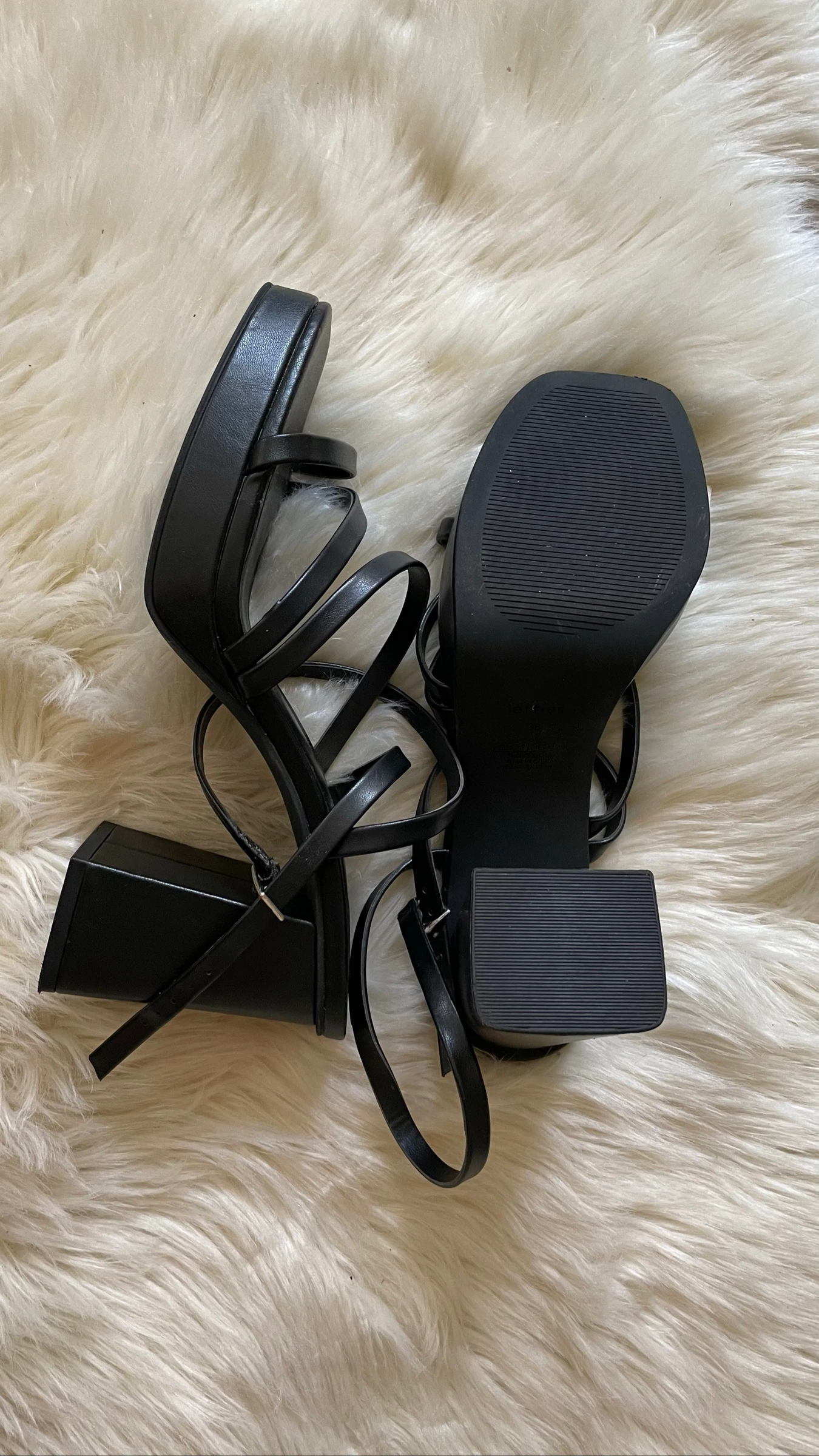 Zwarte sandalen met hoge hak – photo 7